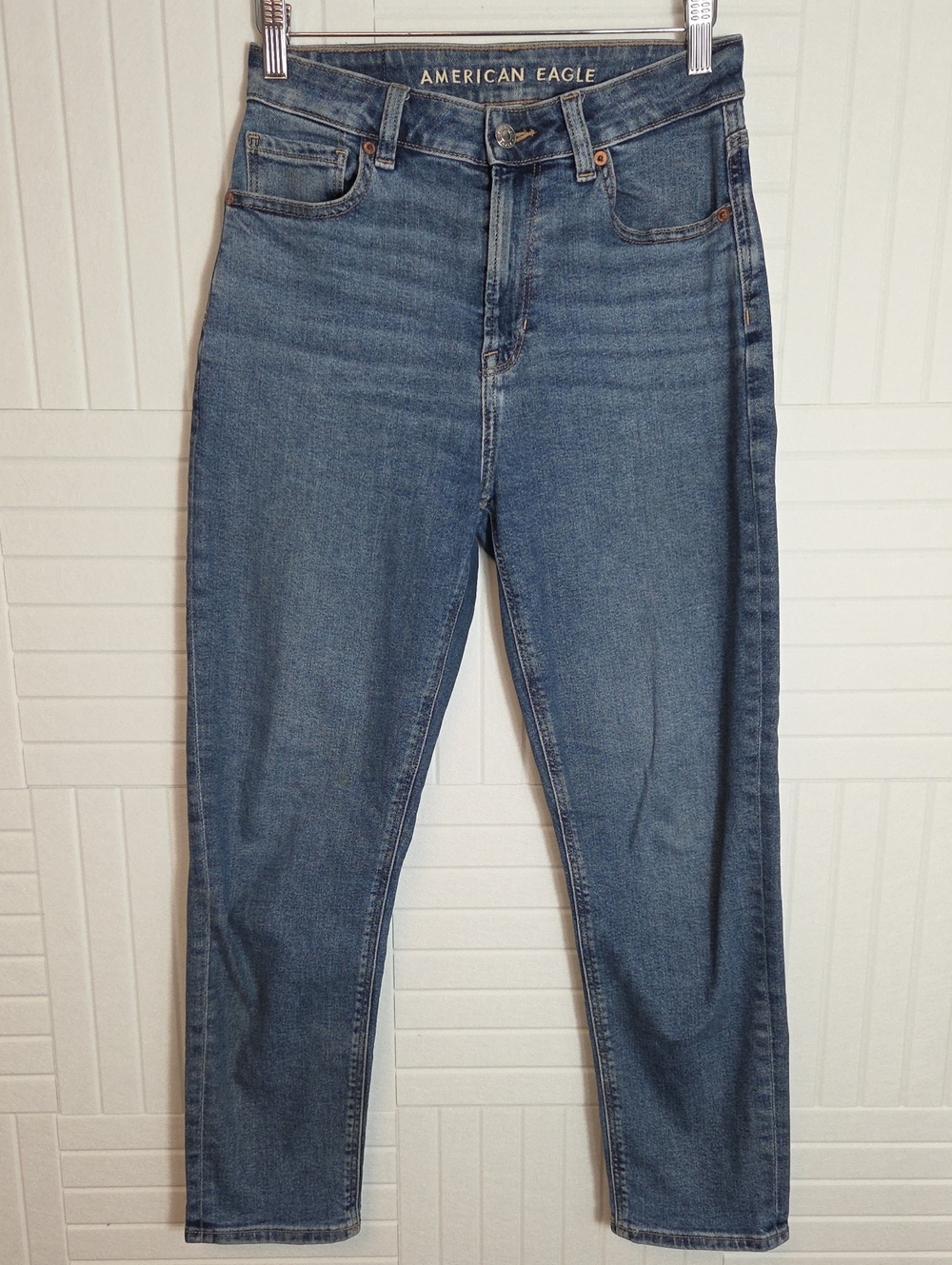 American Eagle Mom Jeans Size 2 Short